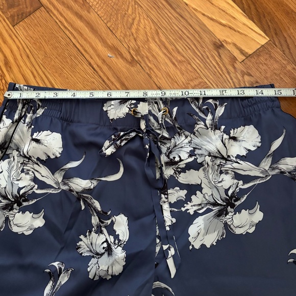 Soma Blue Floral Lounge Pants and Matching Top / Size Medium - Picture 7 of 11